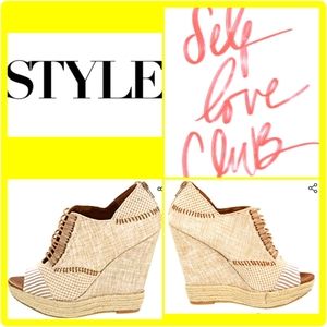 Chinese Laundry Make My Day Wedge Peep Toe